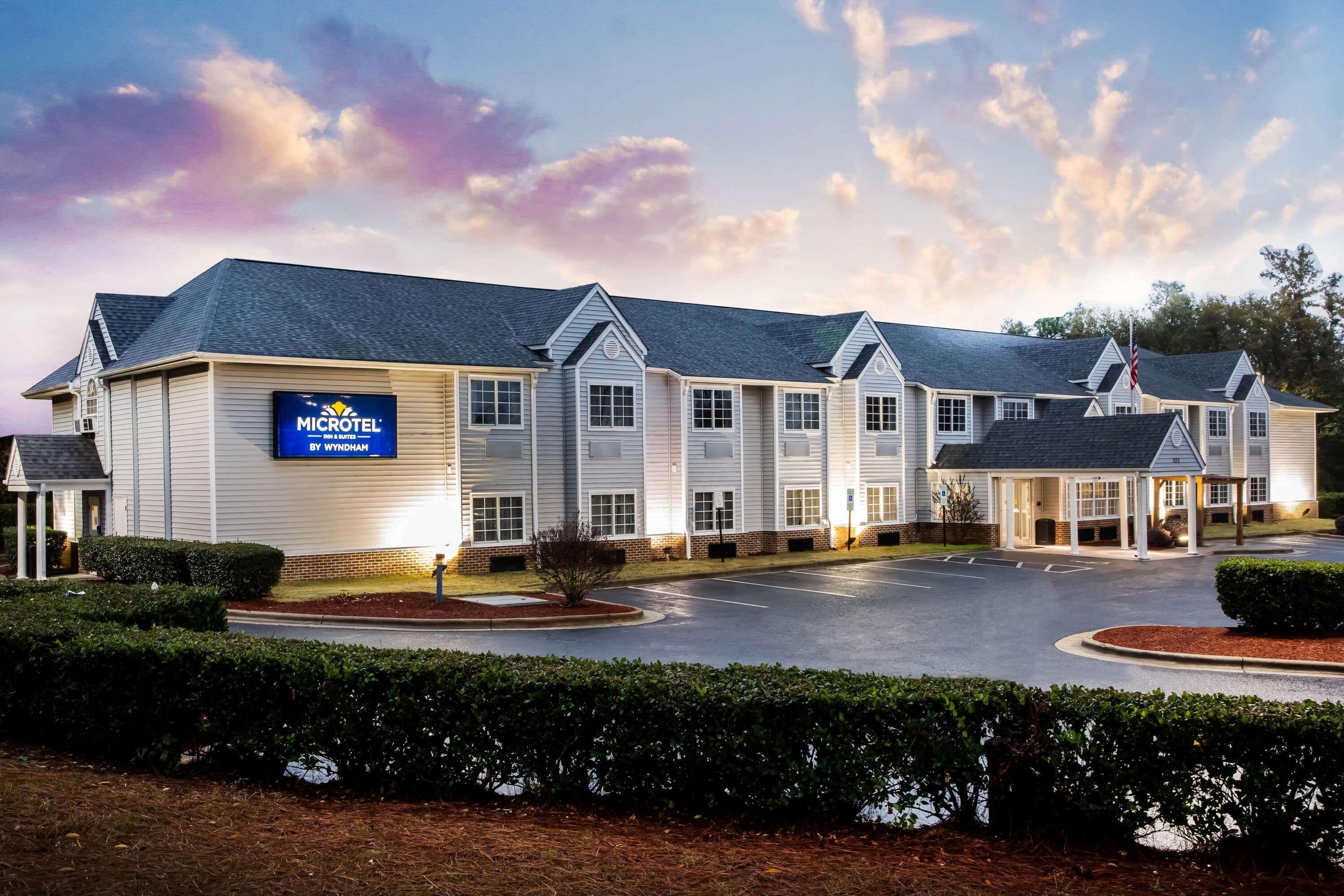 Microtel Inn & Suites By Wyndham Southern Pines Pinehurst Exterior photo