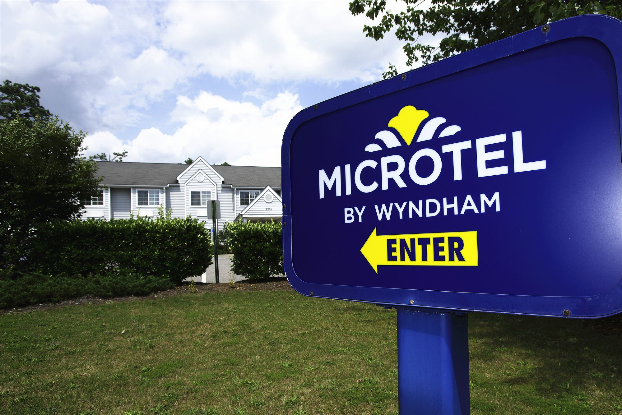 Microtel Inn & Suites By Wyndham Southern Pines Pinehurst Exterior photo